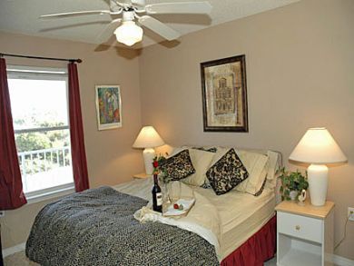 Bedroom with Queen Bed